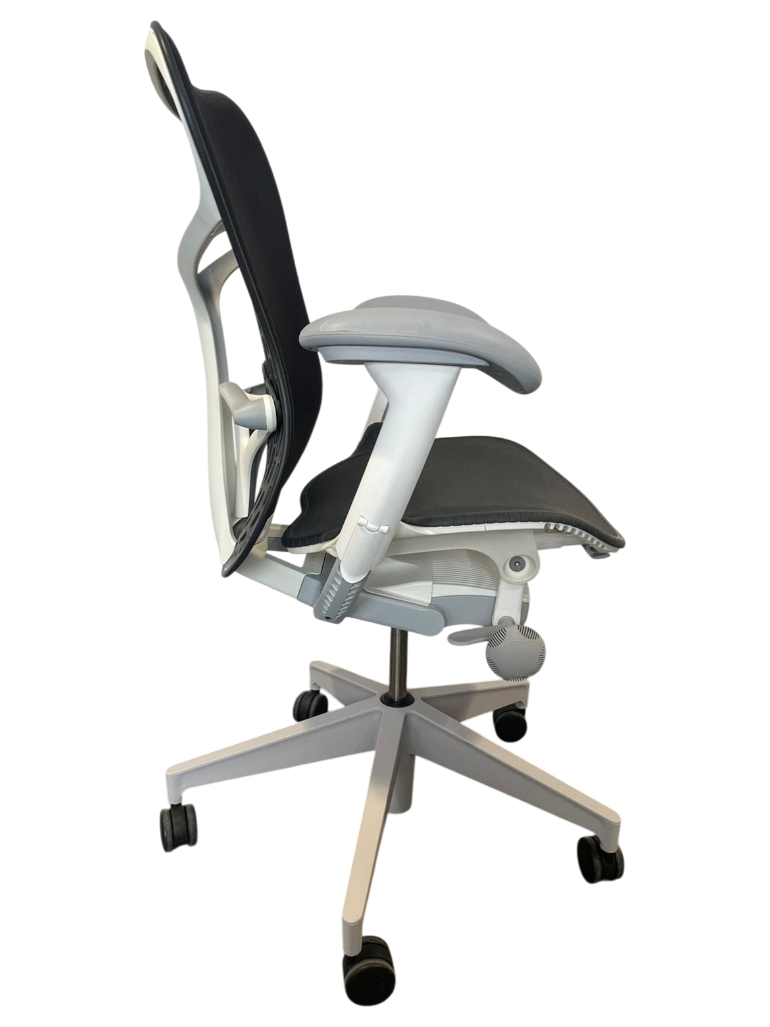 Herman Miller Mirra 2 Twilight/Studio Black Butterfly